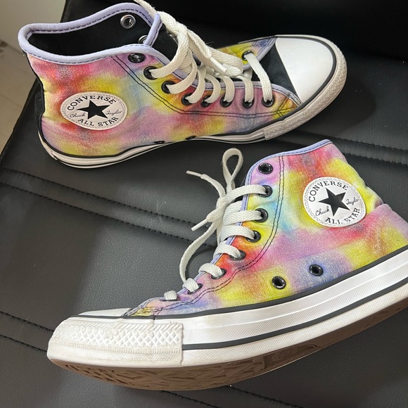 EUC Custom Rainbow 🌈 Pixel Design Converse All Star Hi-Tops - Picture 3 of 9